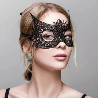 Women Hollow Lace Masquerade Face Mask Sexy Cosplay Prom Party Props Costume Halloween Masquerade Mask Nightclub Queen Eye Mask