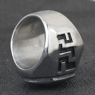 Stainless Steel Men Rings with Compass Cool Outdoor Sports Rings Striped Engraved Punk Style Biker Jewelry for Male