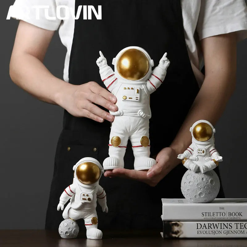 New Modern Home Decor Astronaut Figures Birthday Gift For Man & Boyfriend Abstract Statue Fashion Spaceman Sculptures Gold Color