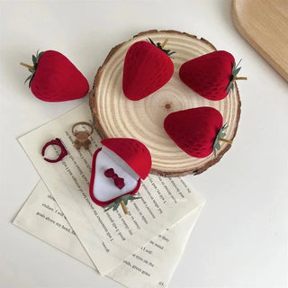 Velvet Red Strawberry Ring Box Personality Rose Heart Shape Rings Storage Box Flocking Jewelry Display Case Valentine