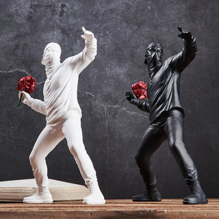 Resin Banksy Sculptures and Figurines Flower Thrower Statue Home Decoration Luxury Living Room Decoration Desk Bomber Decoration