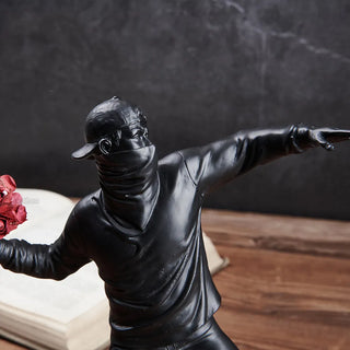 Resin Banksy Sculptures and Figurines Flower Thrower Statue Home Decoration Luxury Living Room Decoration Desk Bomber Decoration