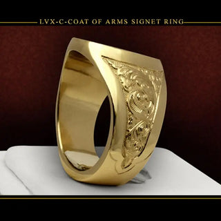 Luxury Gold Plated Coat of Arms Sweet Signet Engraved Ring For Mens Womens Hip Hop Dance Party Court Style Jewelry Gift