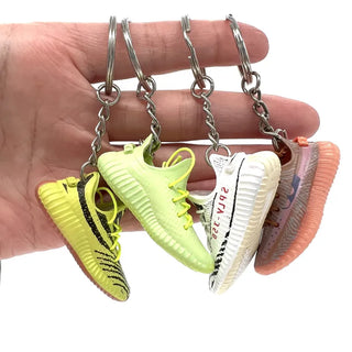 Exquisite 3D Mini Yeezy Sneaker Key Chain Shoes Model Backpack Pendant For Boyfriend Birthday Party Present Exquisite Keyring
KORB