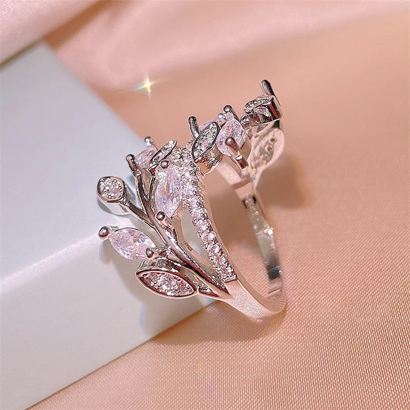 Huitan New Design Leaf Branch Design Female Finger Ring Luxury Cubic Zirconia Wedding Rings for Women Party Fashion Jewelry