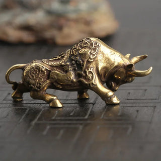 Mini Brass Wealth Bull Figurine Pendant Vintage Feng Shui Ornament Metal Animal Statue for Home Desktop Decoration ornament