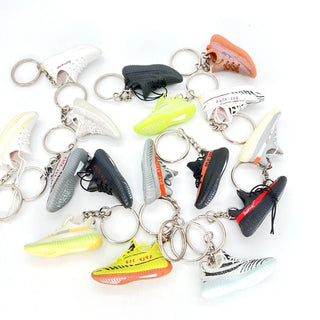 Exquisite 3D Mini Yeezy Sneaker Key Chain Shoes Model Backpack Pendant For Boyfriend Birthday Party Present Exquisite Keyring
KORB