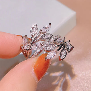 Huitan New Design Leaf Branch Design Female Finger Ring Luxury Cubic Zirconia Wedding Rings for Women Party Fashion Jewelry