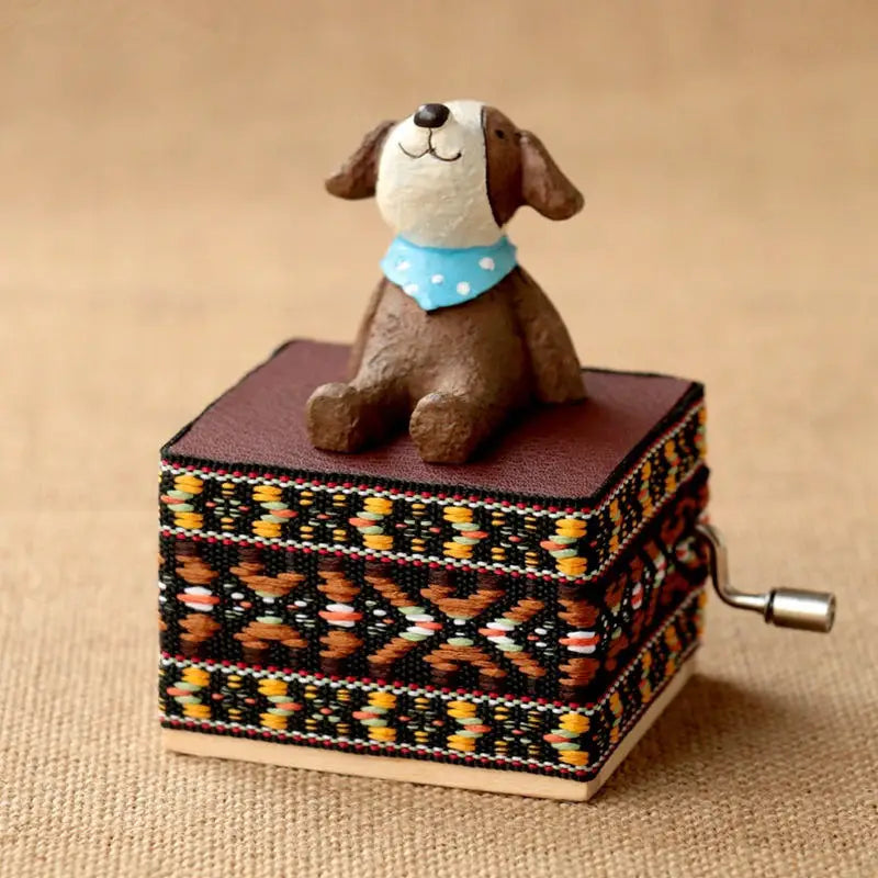 Home Decor Artware Children Gift Wooden Cute Mini Animal Monkey Penguin Cat Dog Bear Hand Operated Cranked Music Boxes Box